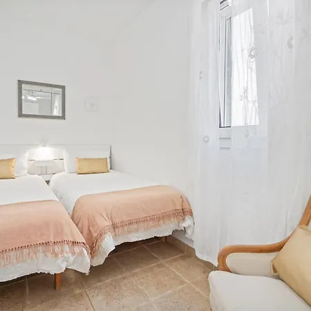 Acceso Directo Al Mar Por Rocas Y Muy Cerca De La Playa Apartment *